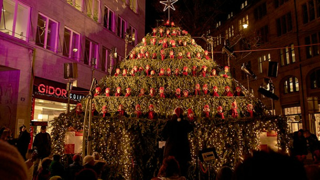 Mercadillo navideño «Singing Christmas Tree»